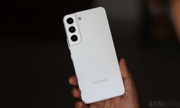 The Galaxy S22 in the UK can now access One UI 6.0 beta 2